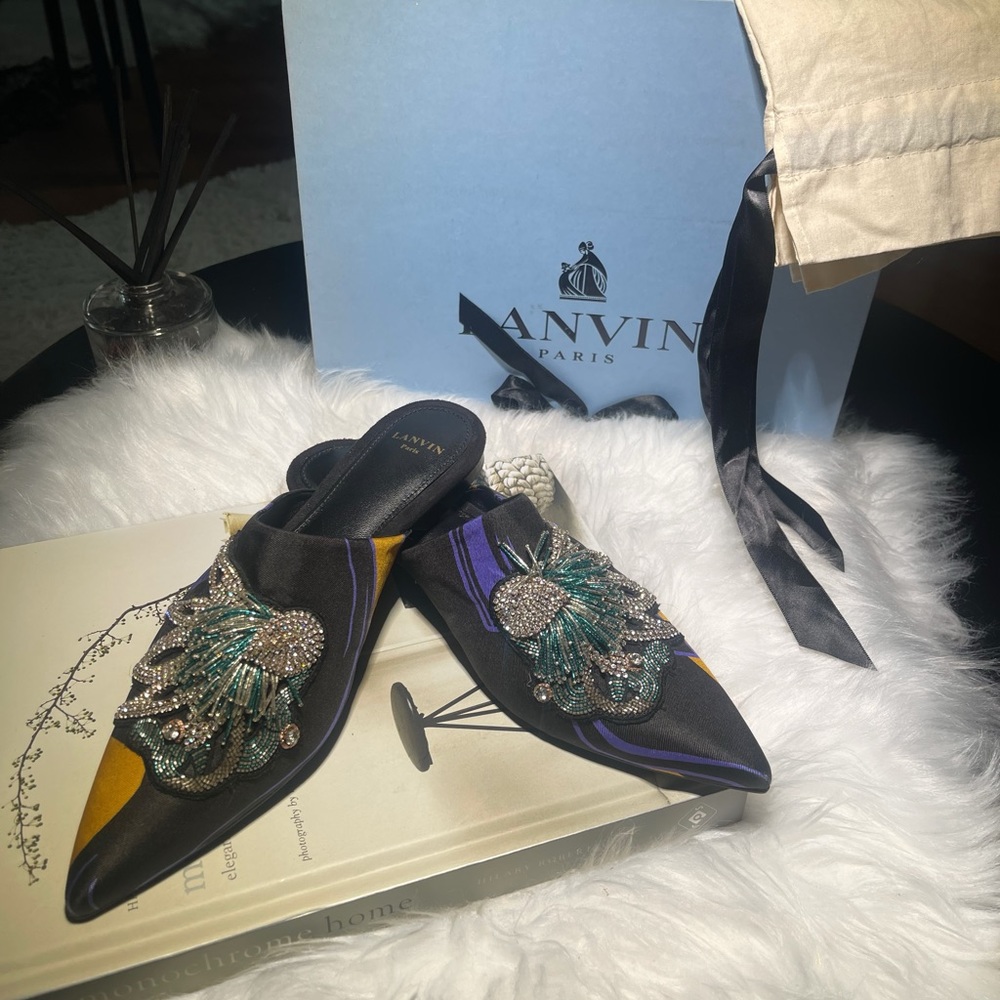 Lightly Worn, Great Condition. Includes Dust Bag - image 1